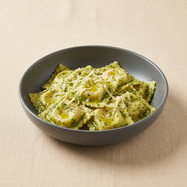 Ravioli de queso al pesto