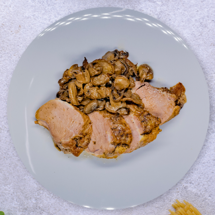 Solomillo de cerdo a la plancha con champiñón