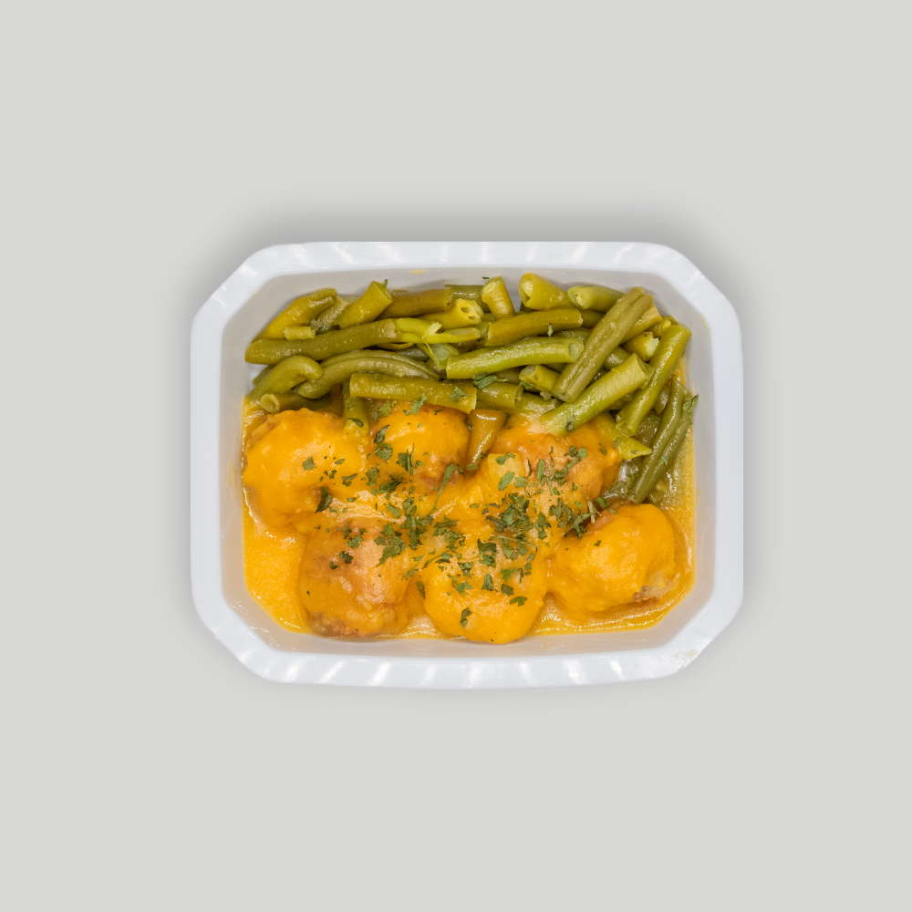 Albóndigas de merluza en salsa de calabaza y judías verdes