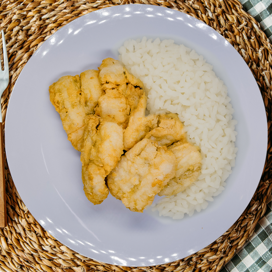 Bacaladitos a la andaluza con arroz blanco