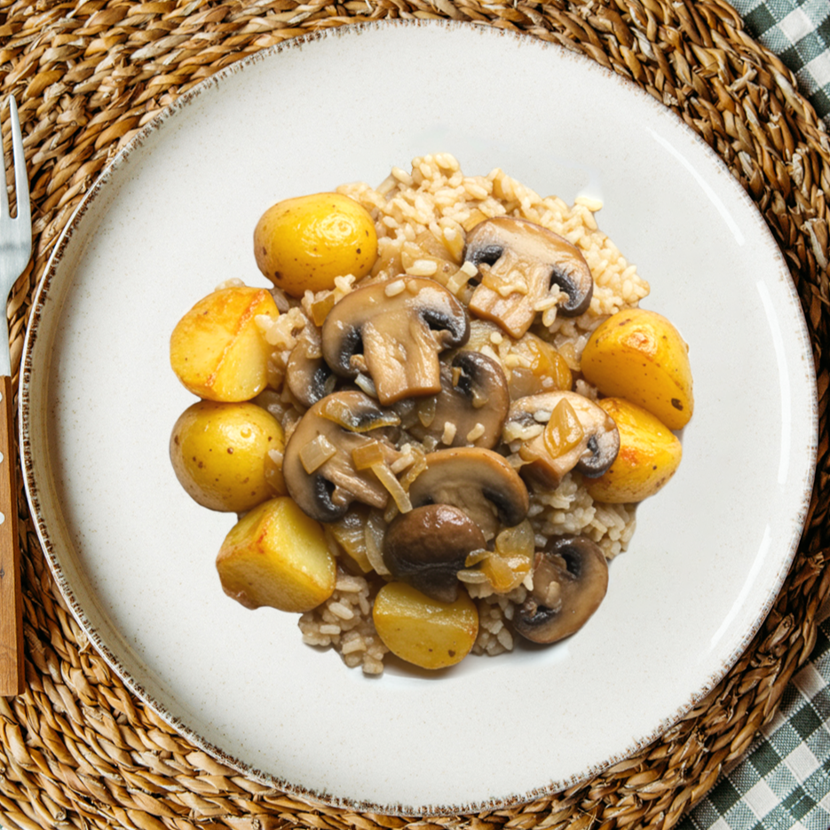 Patatas guisadas con arroz y setas