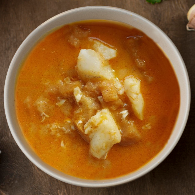 Sopa de ajo con bacalao